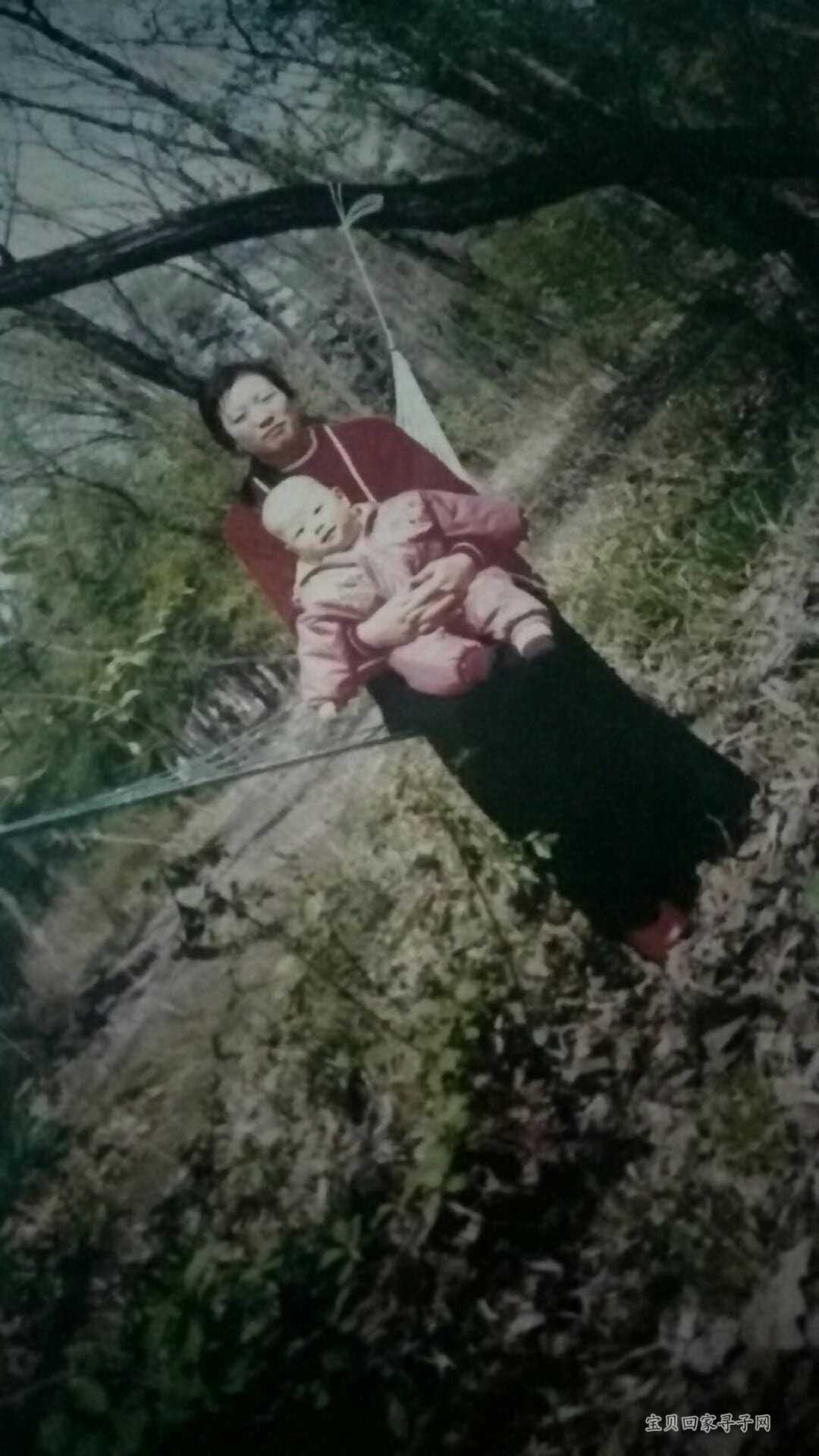 李海霞和自己的儿子.jpg